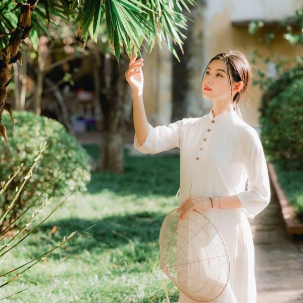 Jaki biustonosz do sukienki wiązanej na szyi