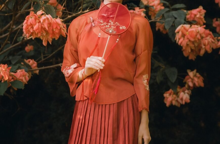 Jaki biustonosz do szeroko rozstawionych piersi